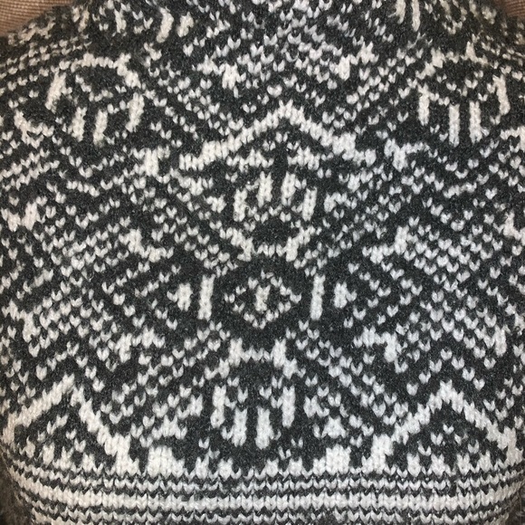 Turtle neck winter sweater - Picture 3 of 5